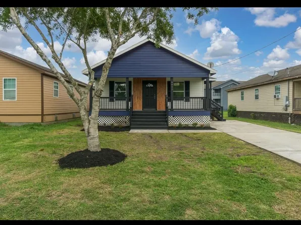 4415 E 26th St, Dickinson, TX 77539