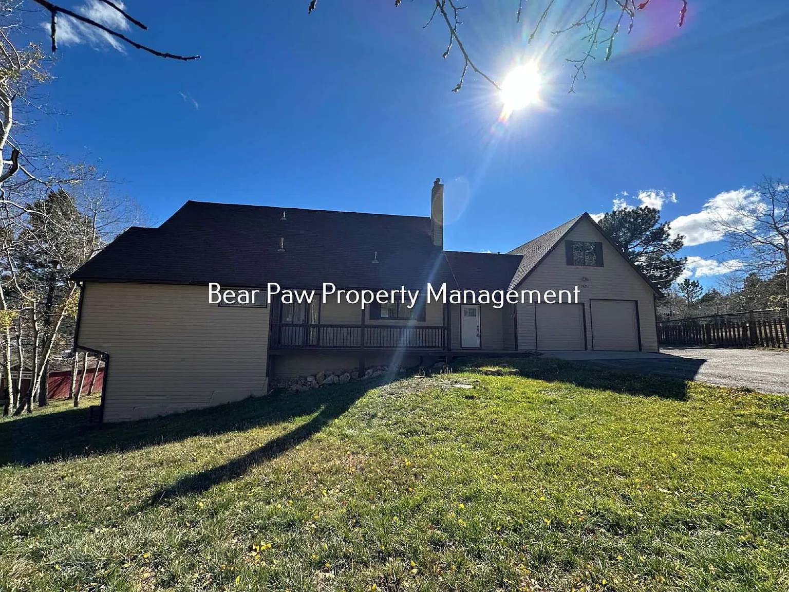 3 bed, 3.5 bath, 2600 sqft, $3,000 — Photo 1