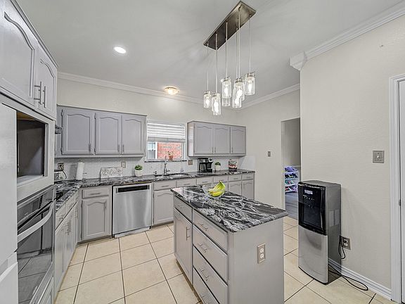 2nd image of 115 Pullman Pl