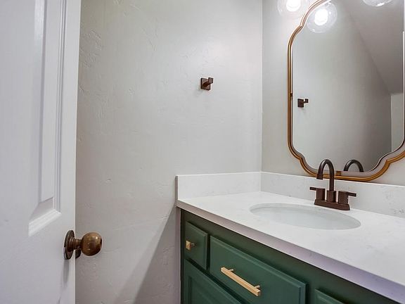2nd image of 4485 Cleveland Ave APT 3