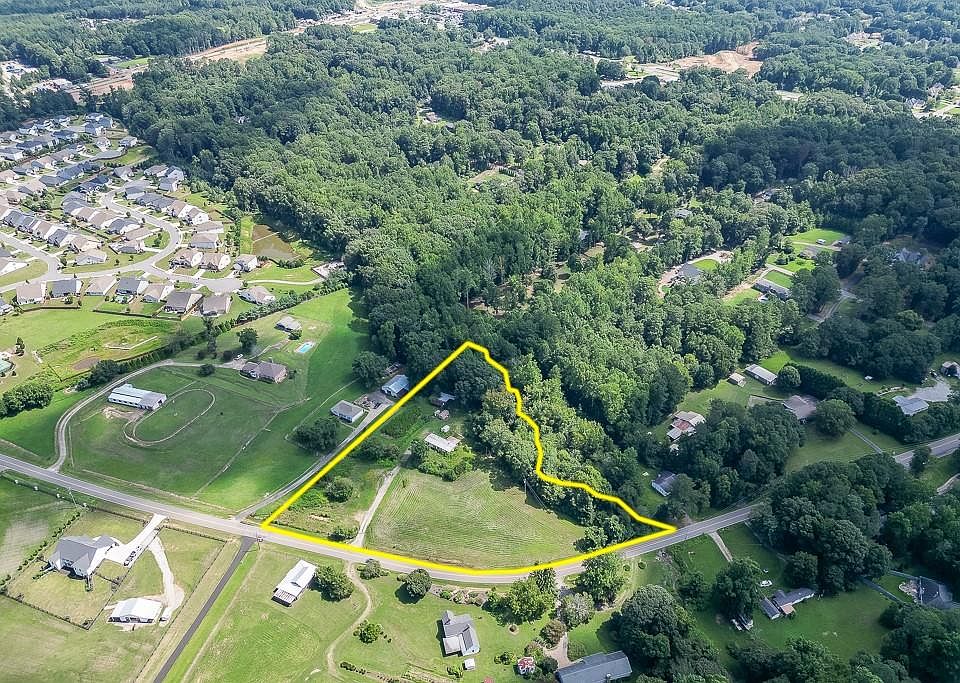 1st image of 3340 Chamblee Gap Rd