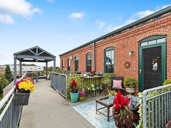 60 Dudley St APT 32, Chelsea, MA 02150