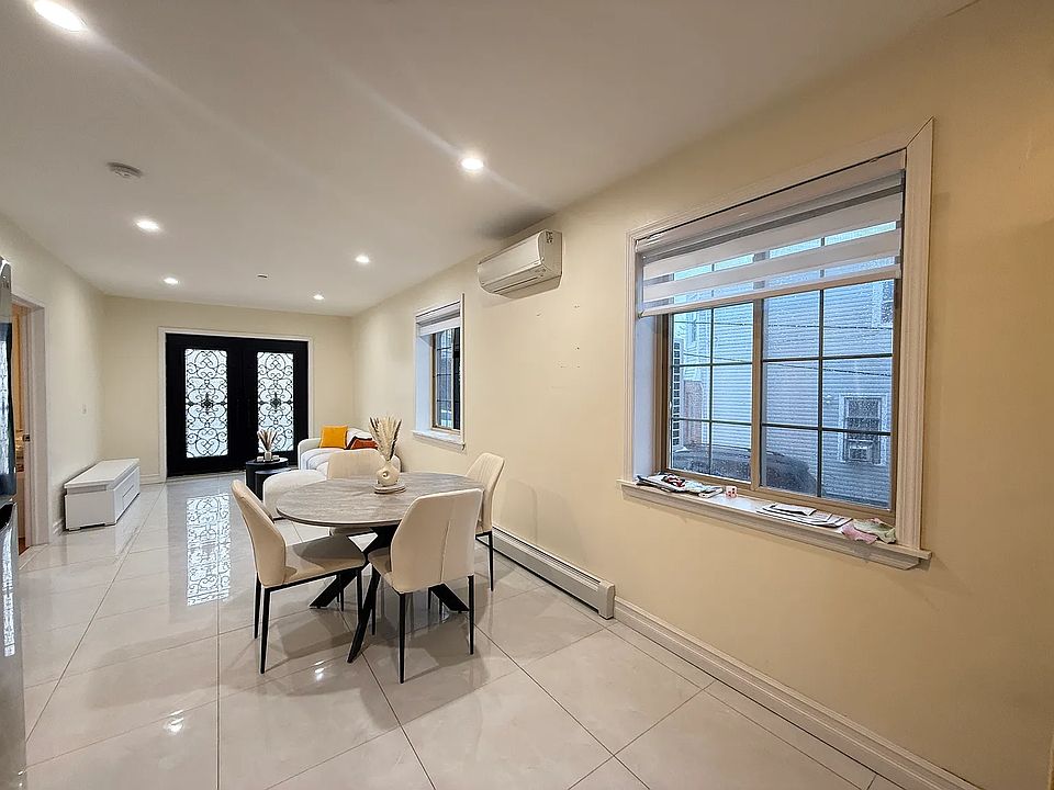 1st image of 1117 123rd St #1