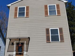 97 Dunham St, Norwich, CT 06360