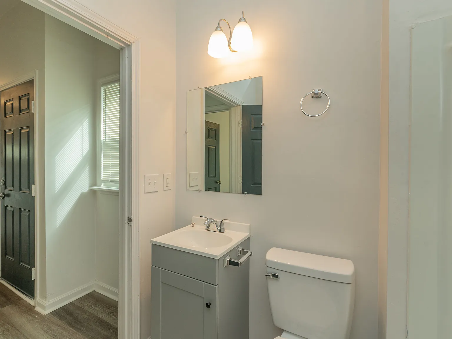 2 bed, 605 sqft, $1,000 — Photo 2