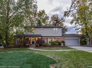 25537 Arden Park Dr, Farmington Hills, MI 48336