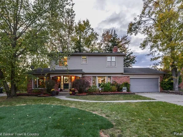25537 Arden Park Dr, Farmington Hills, MI 48336