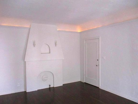 3rd image of 1105 Mound Ave #6
