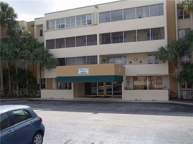 1st image of 6901 SW 147th Ave APT 1H