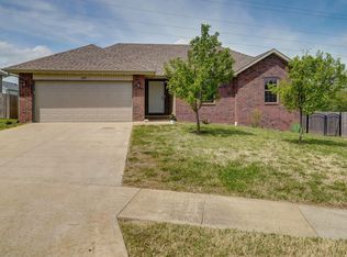3319 S Hillcrest St, Springfield, MO 65807