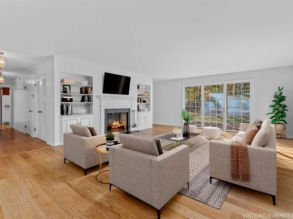 676 Royal Lane, Orange, CT 06477