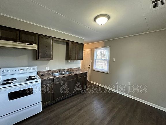 3rd image of 6874 Commander Rd