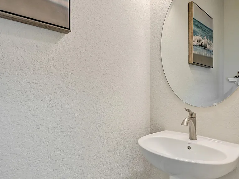 1300 Eucalyptus Dr #3 — Photo 8