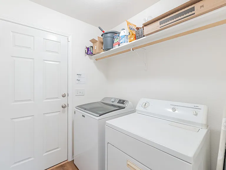695 SW Panner St — Photo 21