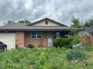 5721 NW Chestnut Ln, Lawton, OK 73505
