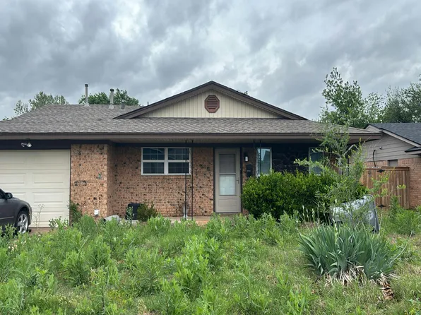 5721 NW Chestnut Ln, Lawton, OK 73505