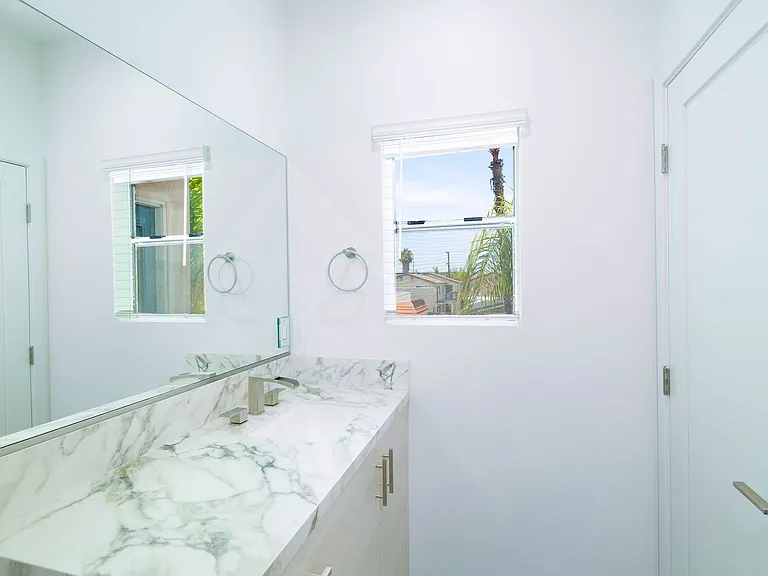 Beautifully Renovated Property perfectly situated between North Park and Normal Heights! — Photo 20