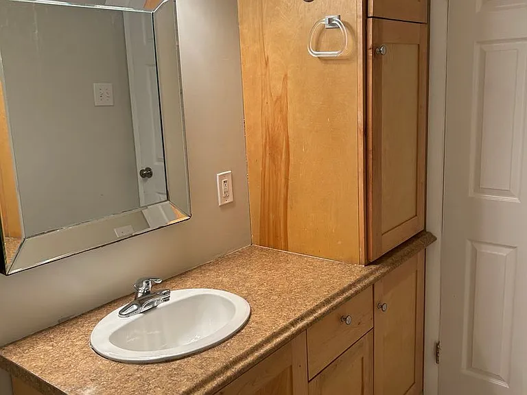 636 Cardinal Ln — Photo 21
