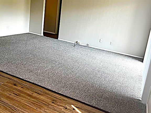 4th image of 908 Heritage Ct APT 201