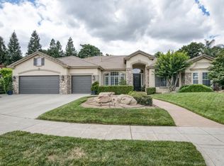 1026 N Cherry Ln, Clovis, CA 93611