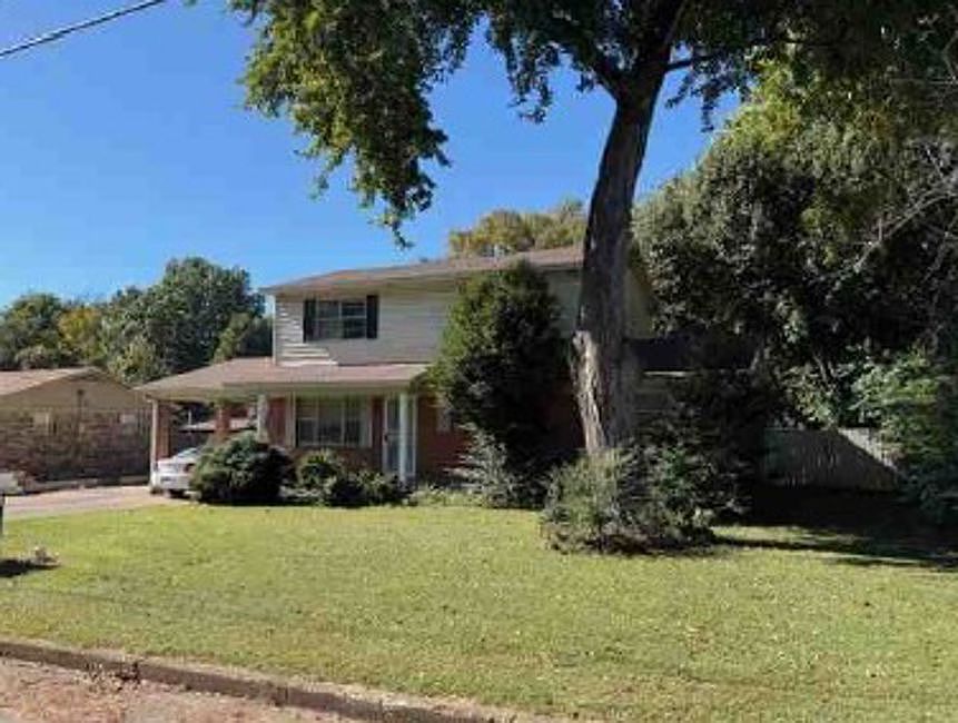 2nd image of 319 Shelly St