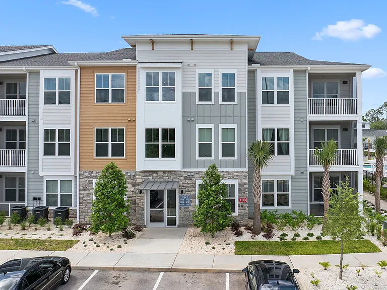 The Quinn Luxury Apartments — Photo 13