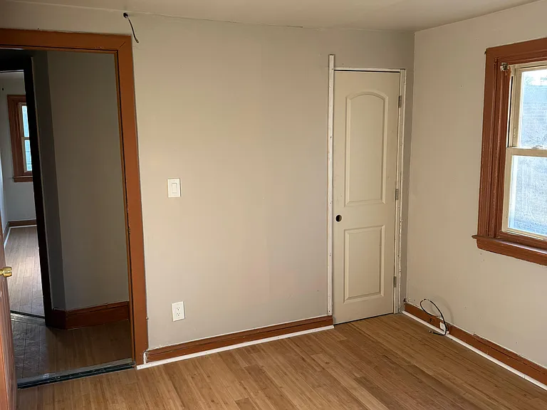 216 E 24th St #1 — Photo 6