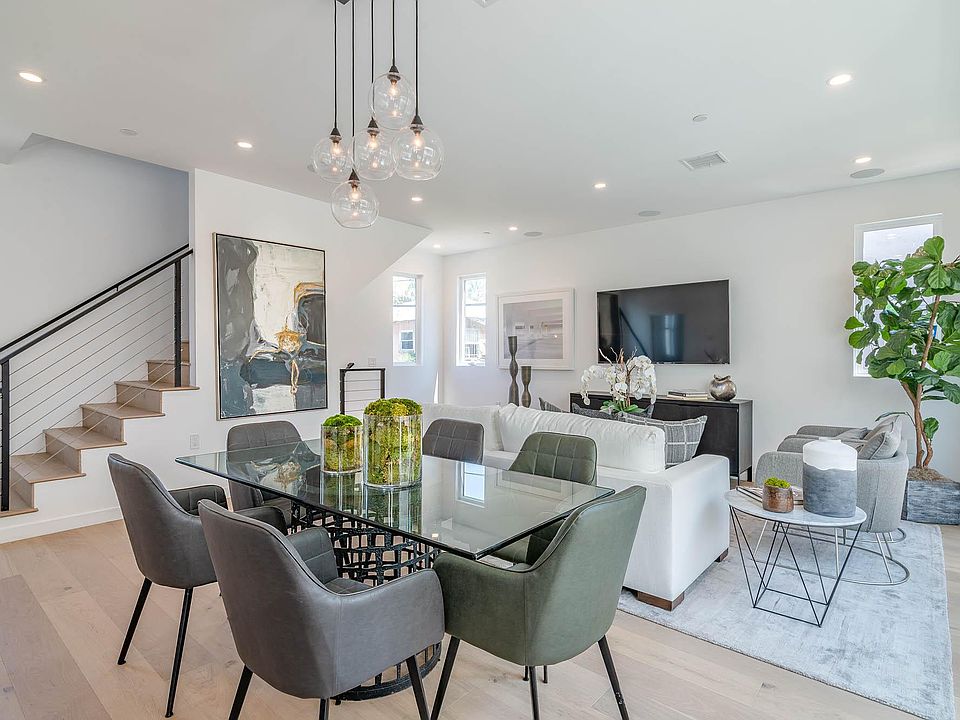 1st image of 1212 N Sycamore Ave #1210-1/2