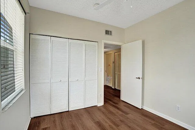 10581 NW 57th Ct — Photo 21
