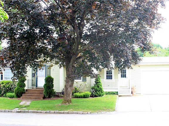 3rd image of 22 Woodlawn Dr