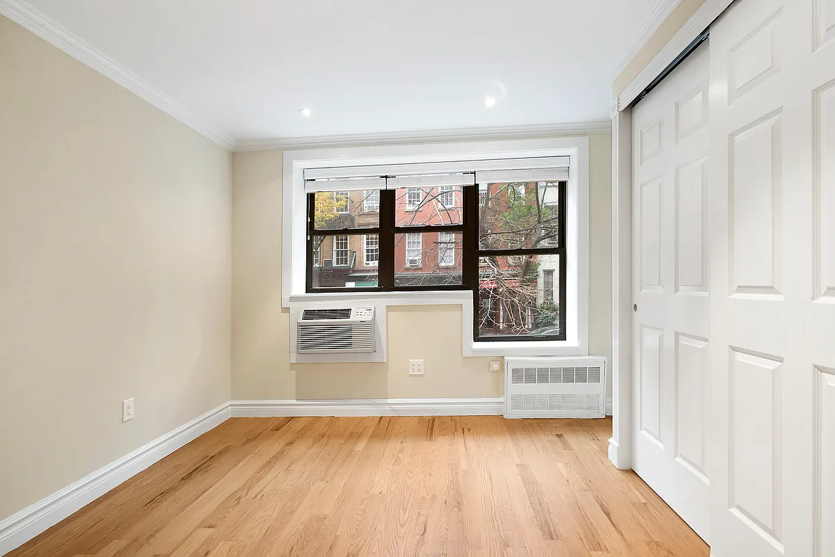 Building Photo - 344 E 85th St #1G