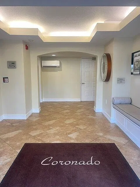 3 bed, 2.0 bath, 1501 sqft, $3,850 — Photo 2