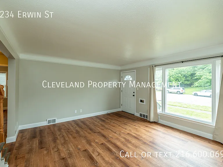5234 Erwin St — Photo 4