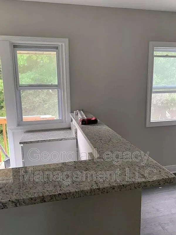 2 bed, 1.0 bath, 875 sqft, $109,500 — Photo 2
