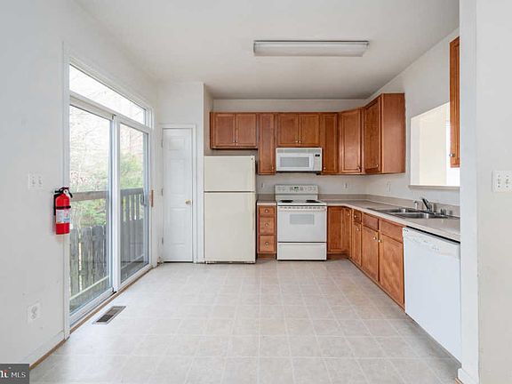 5th image of 4241 Normandy Ct