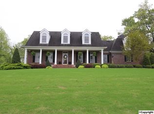 122 Edenshire Dr, Huntsville, AL 35811