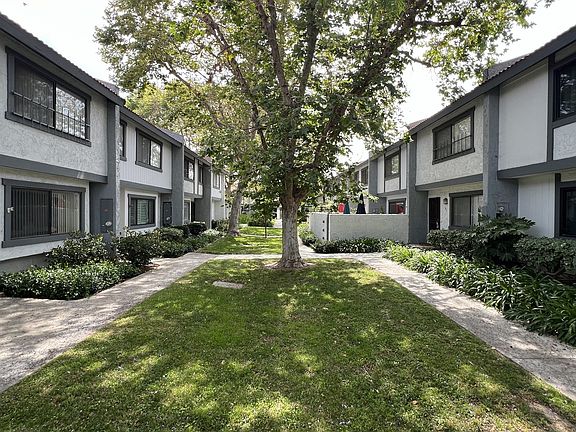 2nd image of 1910 W Palmyra Ave Unit 92