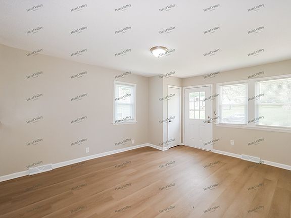 4th image of 1013 N Duvall Ave