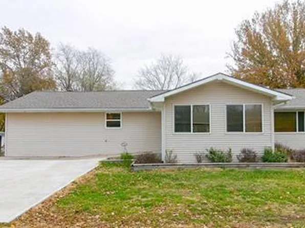 607 S Saint Charles St, Holden, MO 64040