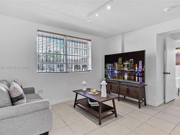 1841 SW 21st Ter #B — Photo 19