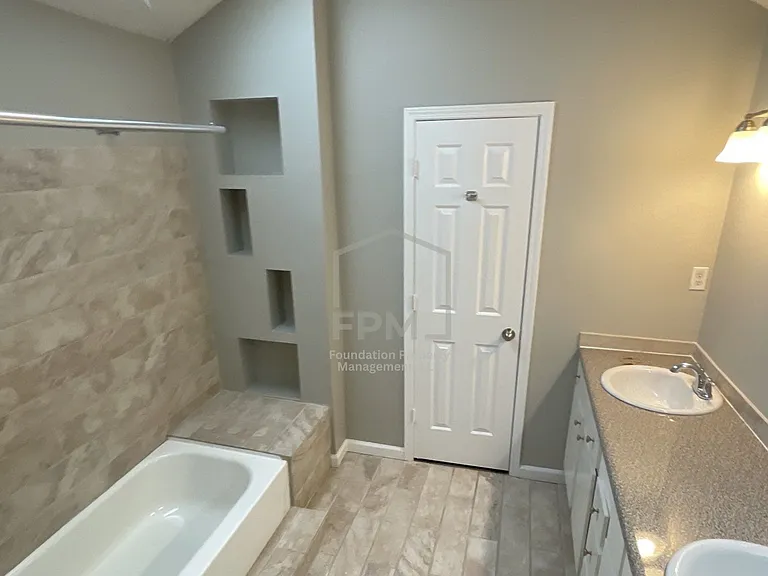 7089 Cobblestone Dr — Photo 9