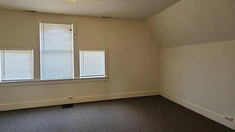 331 Locust St #4 — Photo 9