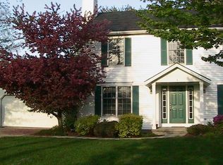 579 Jaycox Rd, Avon Lake, OH 44012