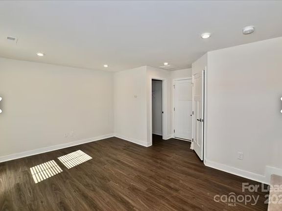 4th image of 1122 Newell Towns Ln