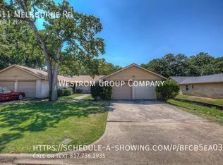611 Melbourne Rd, Hurst, TX 76053