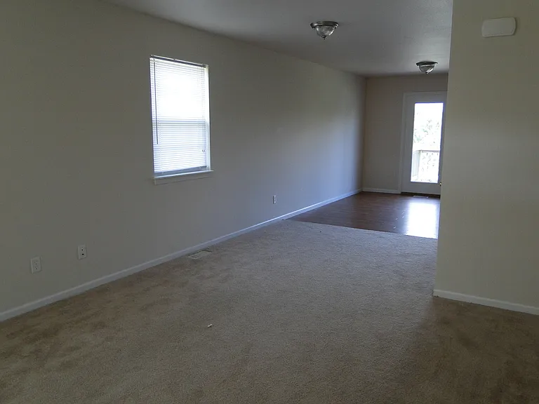 22675 Hanley Ln — Photo 3