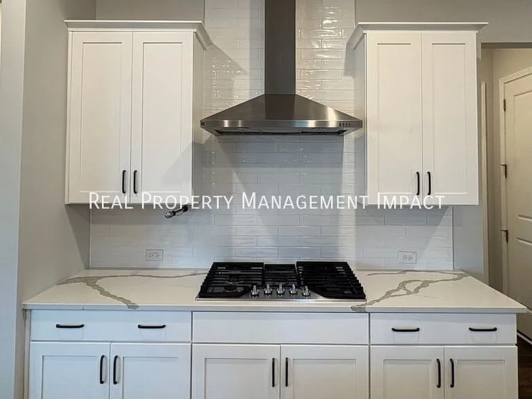 25 Parkway Dr — Photo 16