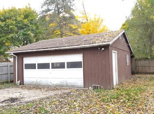 1030 E Hamburg St, Pinckney, MI