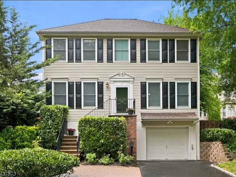 169 Broad St — Photo 1