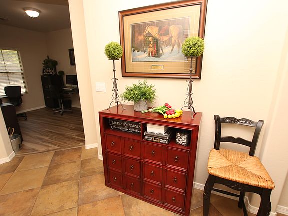 3rd image of 2522 W Cordia Ln